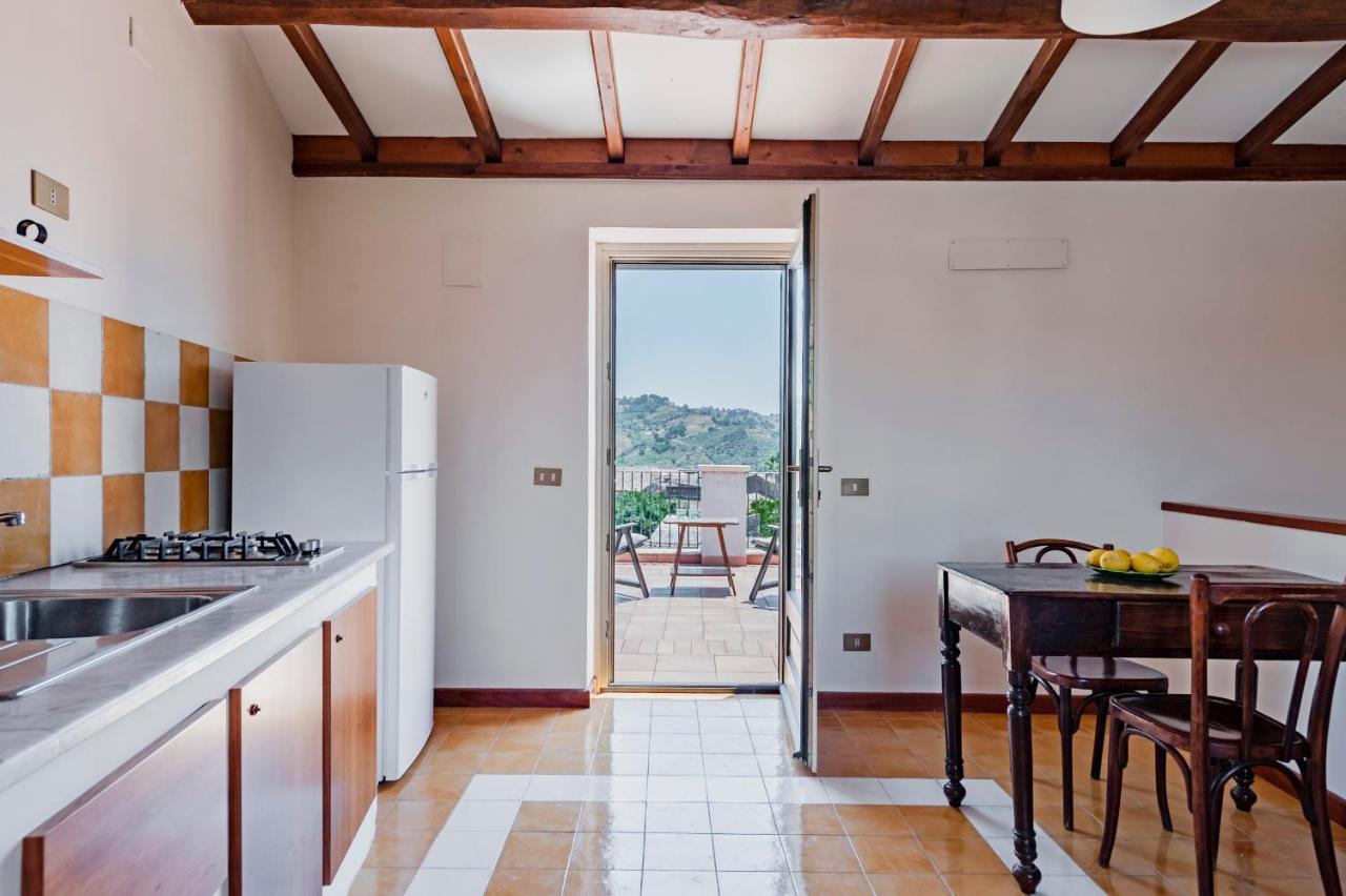 Gli Iris Apartments By Wonderful Italy リングアグロッサ エクステリア 写真